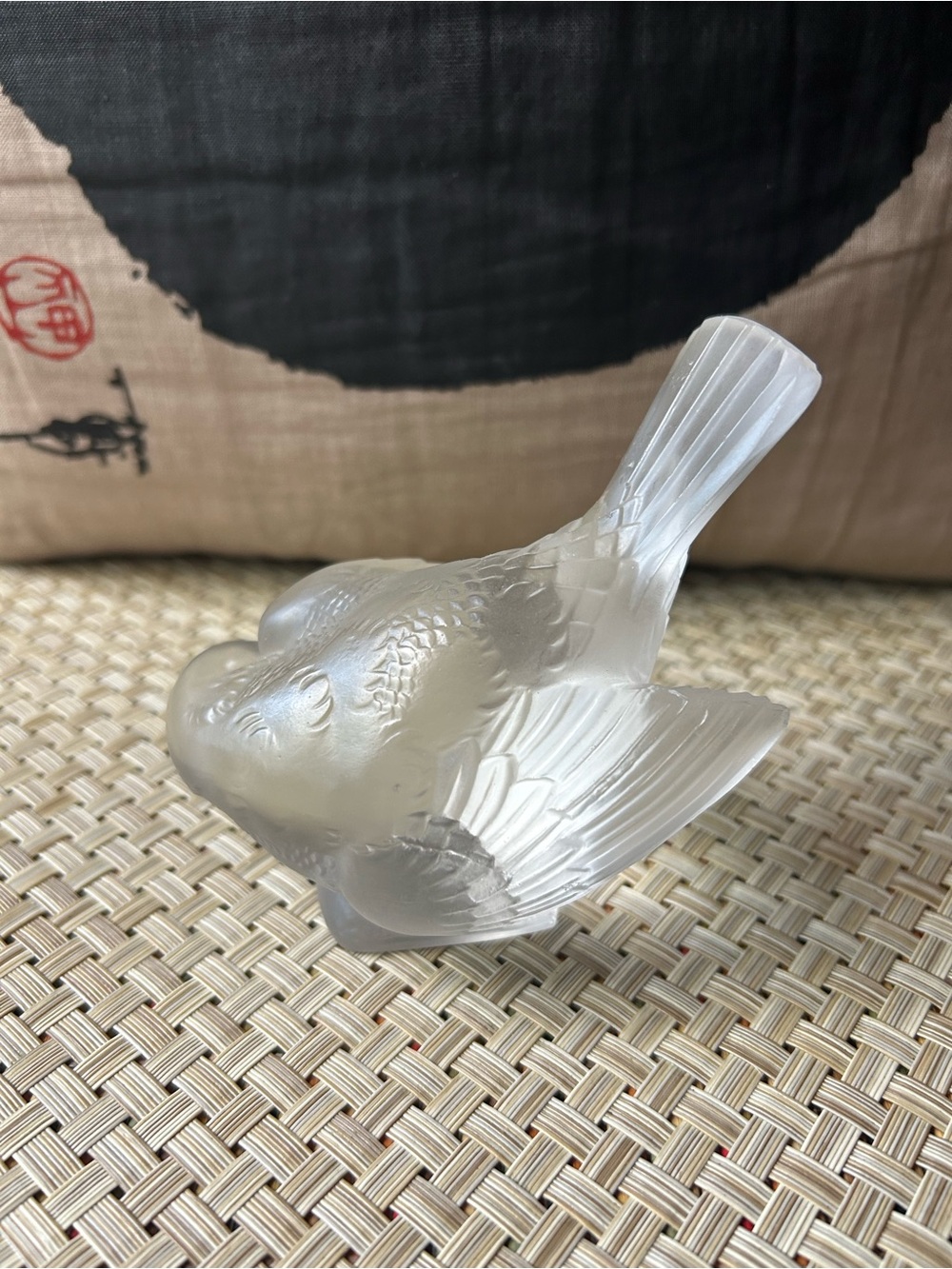 Vintage Lalique Frosted and Clear Glass "Le Moineau Coquet" Sparrow paperweight - Picture 4 of 6